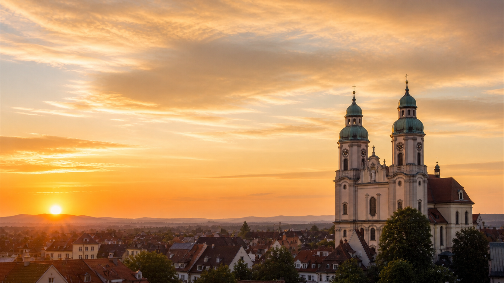 Stimmungsvolle Nachtansicht der Basilika St. Lorenz in Kempten